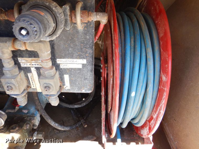 image for item DS8114 2003 Sterling LT9500  vacuum truck