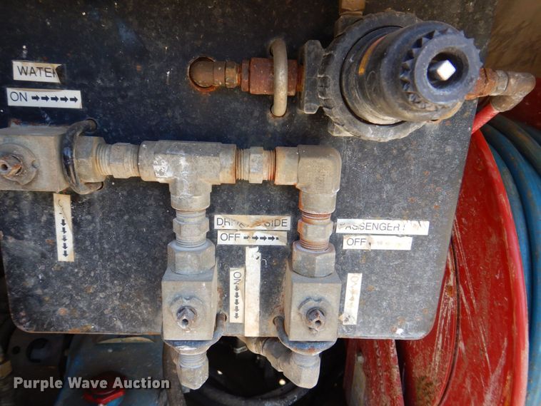 image for item DS8114 2003 Sterling LT9500  vacuum truck