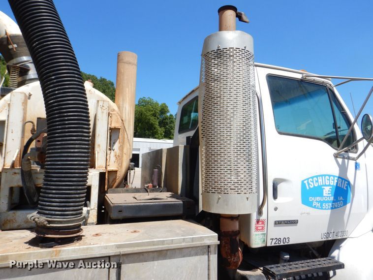image for item DS8114 2003 Sterling LT9500  vacuum truck