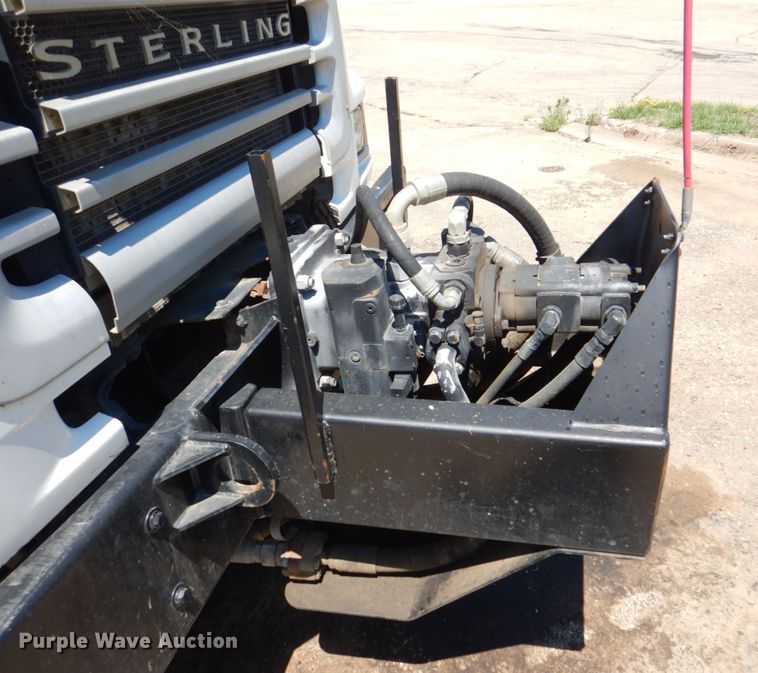 image for item DS8114 2003 Sterling LT9500  vacuum truck