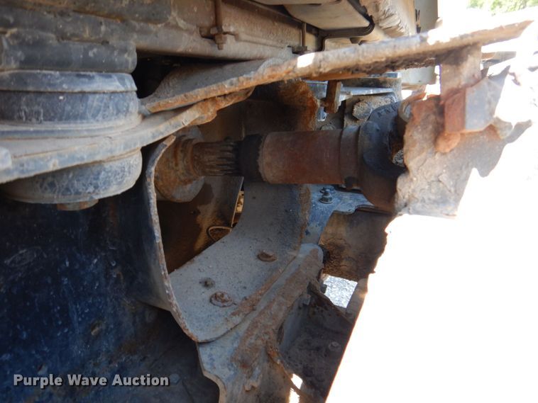 image for item DS8114 2003 Sterling LT9500  vacuum truck