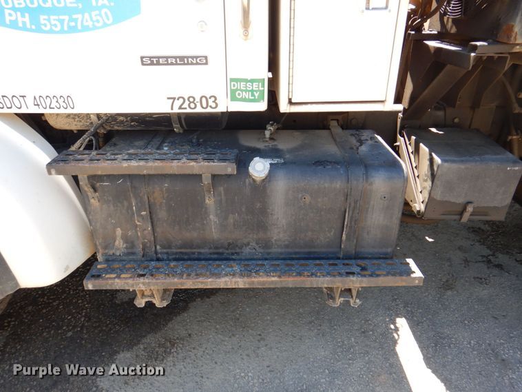 image for item DS8114 2003 Sterling LT9500  vacuum truck