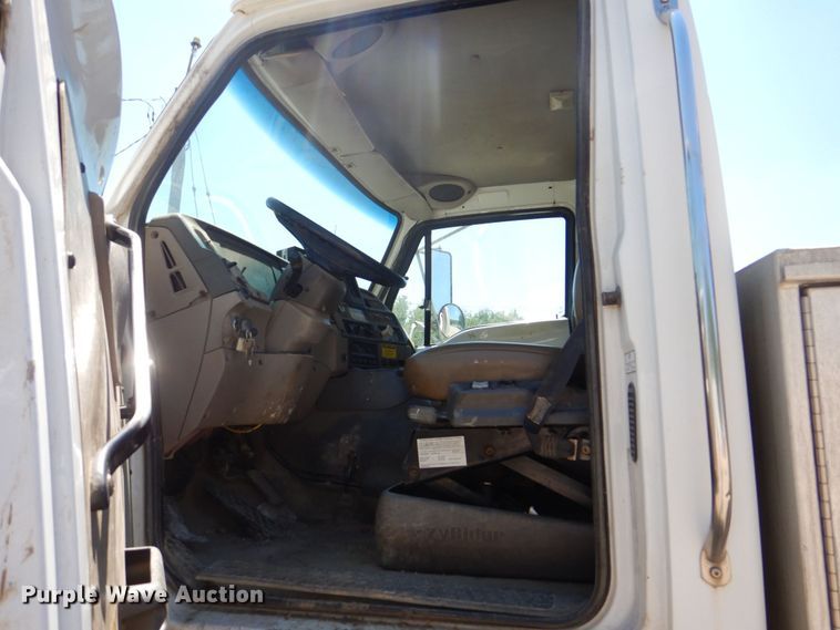 image for item DS8114 2003 Sterling LT9500  vacuum truck