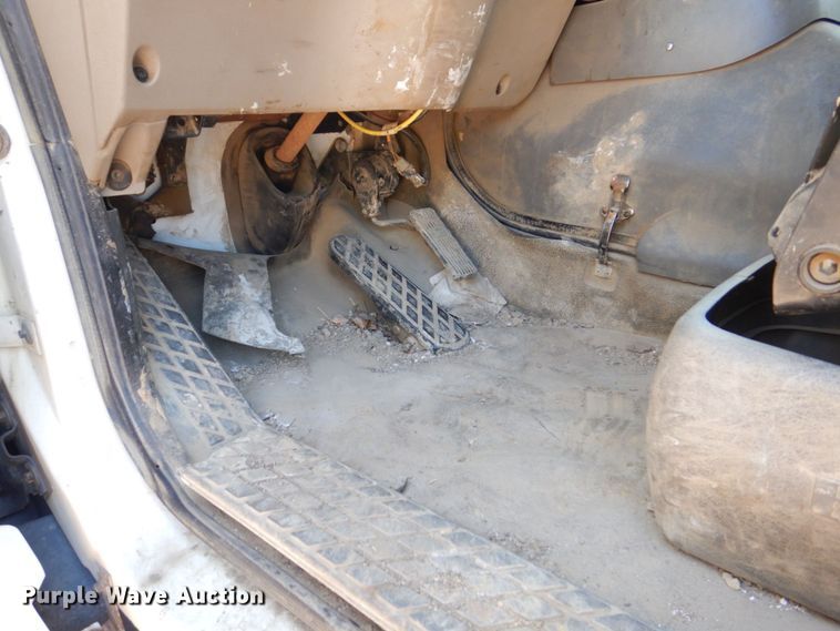 image for item DS8114 2003 Sterling LT9500  vacuum truck