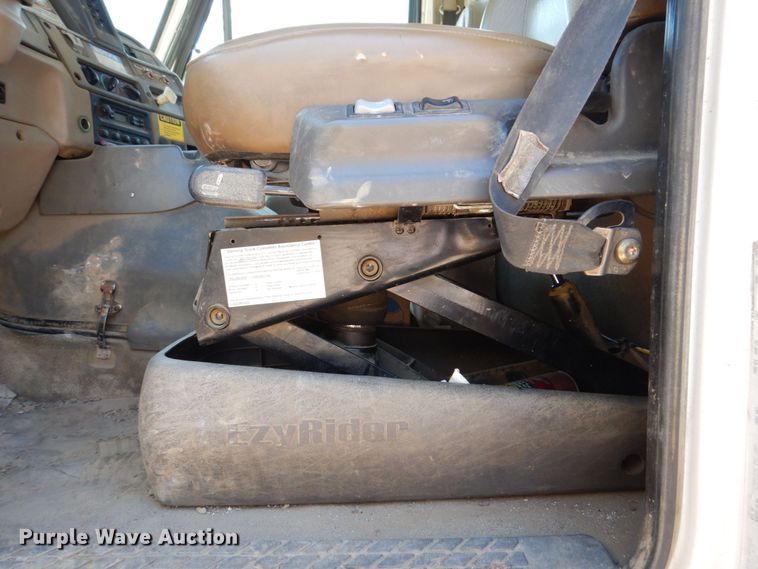 image for item DS8114 2003 Sterling LT9500  vacuum truck