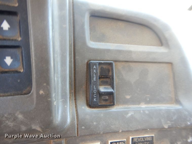 image for item DS8114 2003 Sterling LT9500  vacuum truck