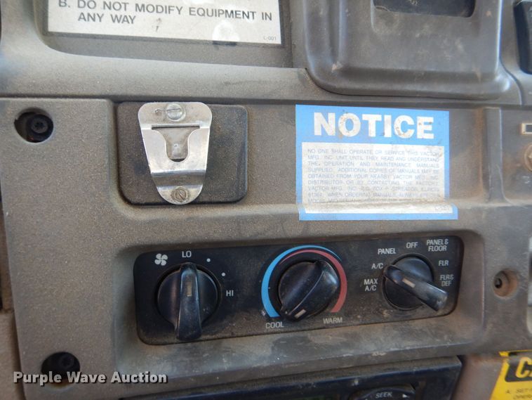 image for item DS8114 2003 Sterling LT9500  vacuum truck