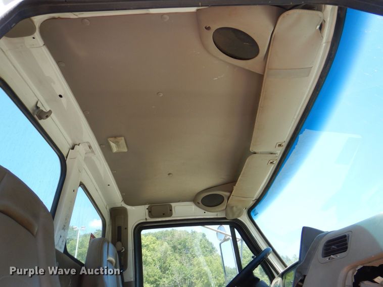 image for item DS8114 2003 Sterling LT9500  vacuum truck