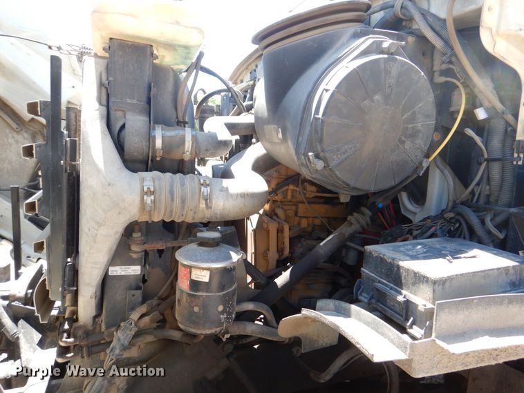 image for item DS8114 2003 Sterling LT9500  vacuum truck