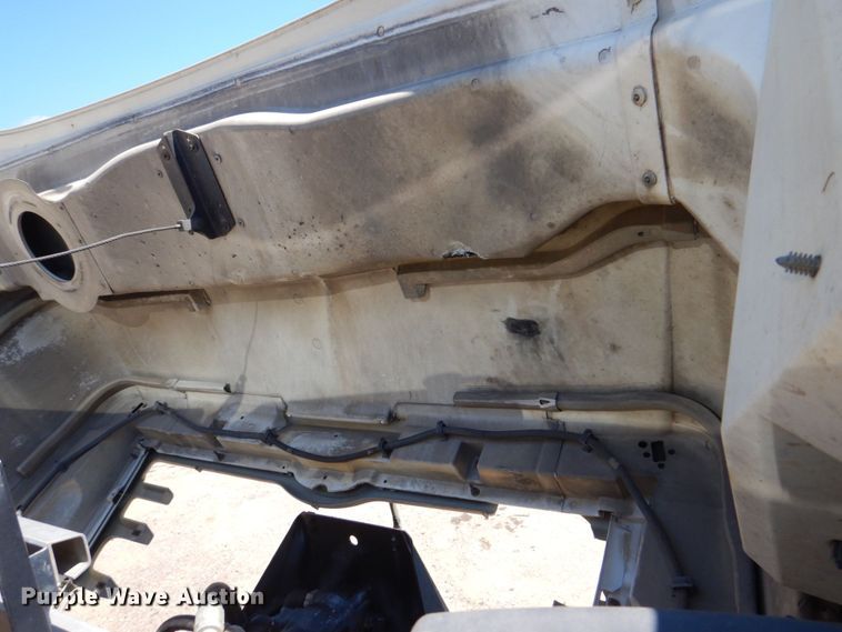 image for item DS8114 2003 Sterling LT9500  vacuum truck