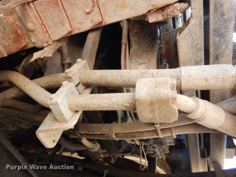 image for item DS8114 2003 Sterling LT9500  vacuum truck