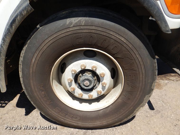 image for item DS8114 2003 Sterling LT9500  vacuum truck