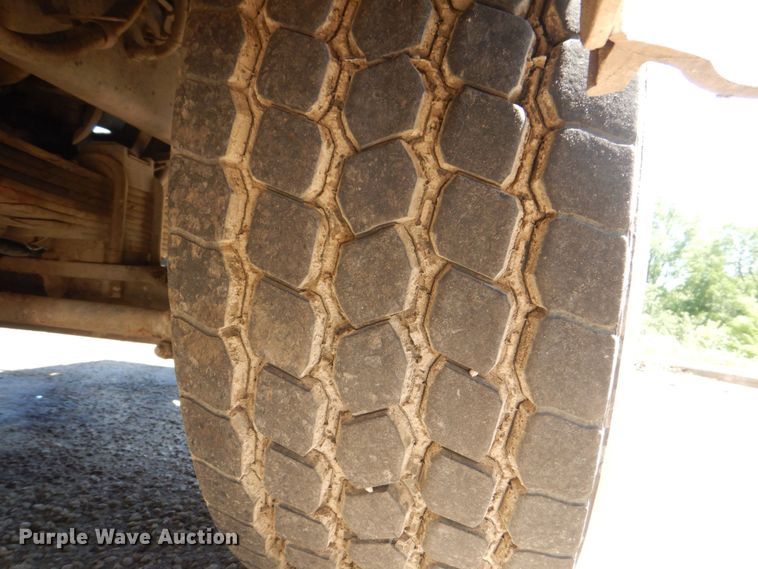 image for item DS8114 2003 Sterling LT9500  vacuum truck