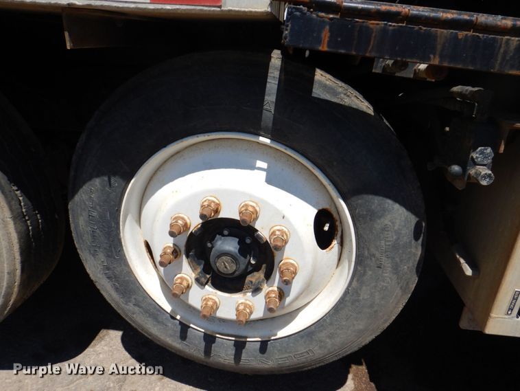 image for item DS8114 2003 Sterling LT9500  vacuum truck