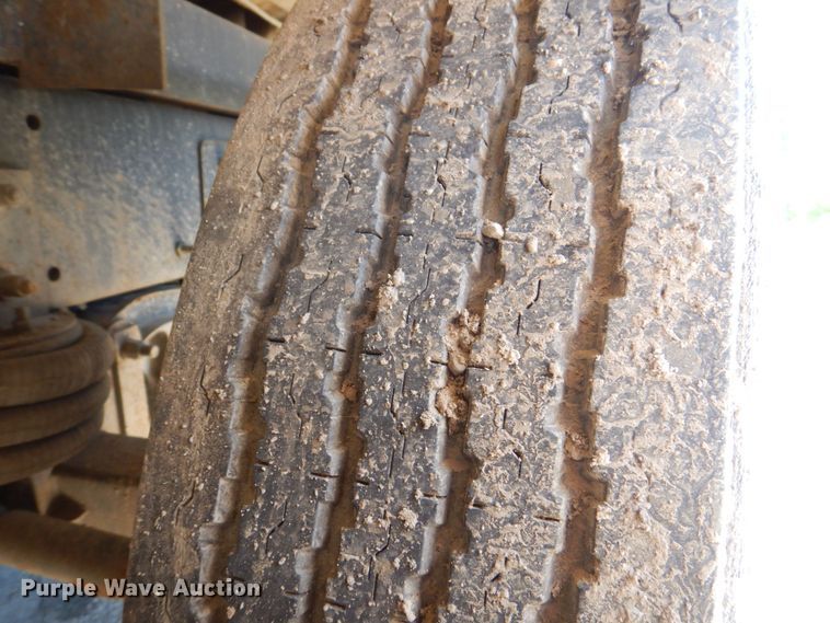 image for item DS8114 2003 Sterling LT9500  vacuum truck