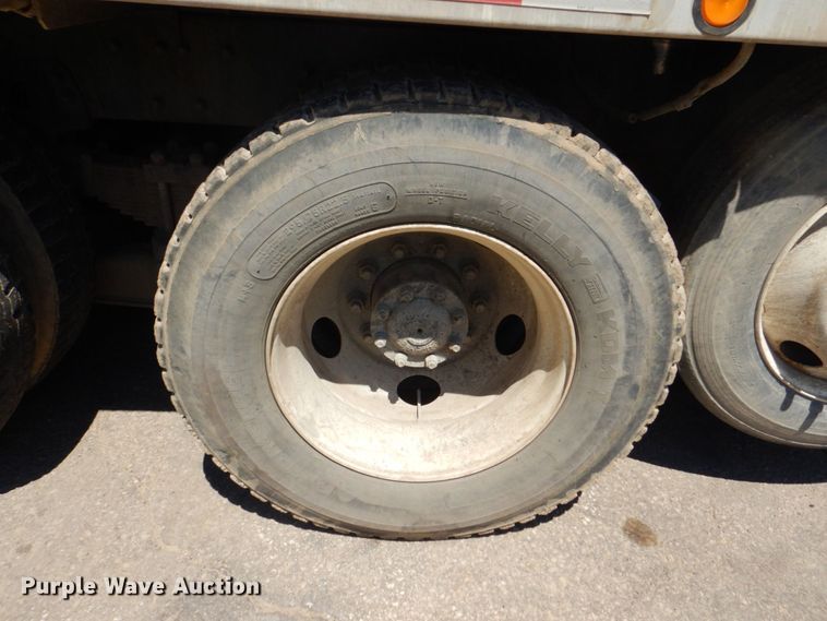 image for item DS8114 2003 Sterling LT9500  vacuum truck