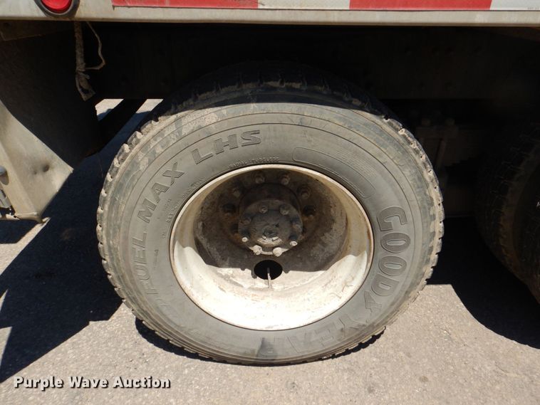 image for item DS8114 2003 Sterling LT9500  vacuum truck