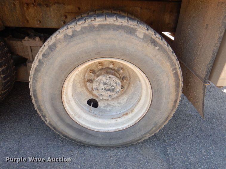 image for item DS8114 2003 Sterling LT9500  vacuum truck