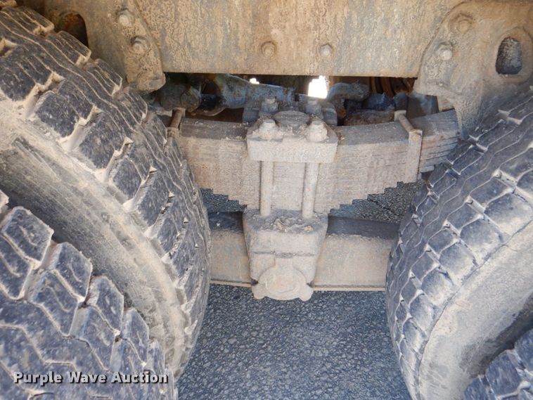 image for item DS8114 2003 Sterling LT9500  vacuum truck