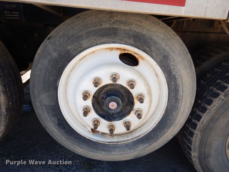 image for item DS8114 2003 Sterling LT9500  vacuum truck