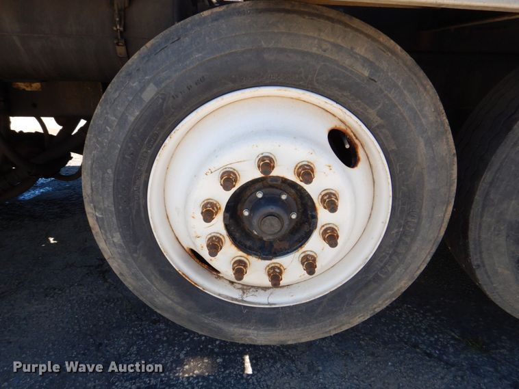 image for item DS8114 2003 Sterling LT9500  vacuum truck