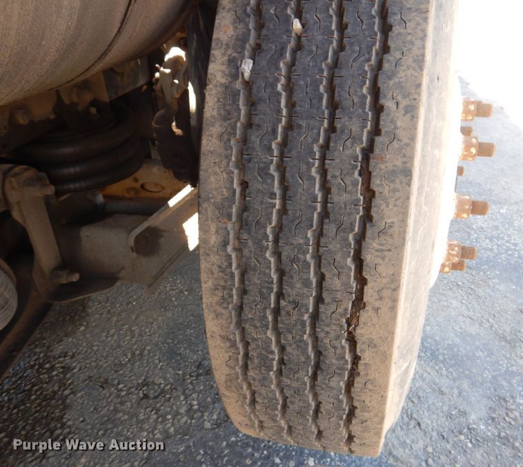 image for item DS8114 2003 Sterling LT9500  vacuum truck