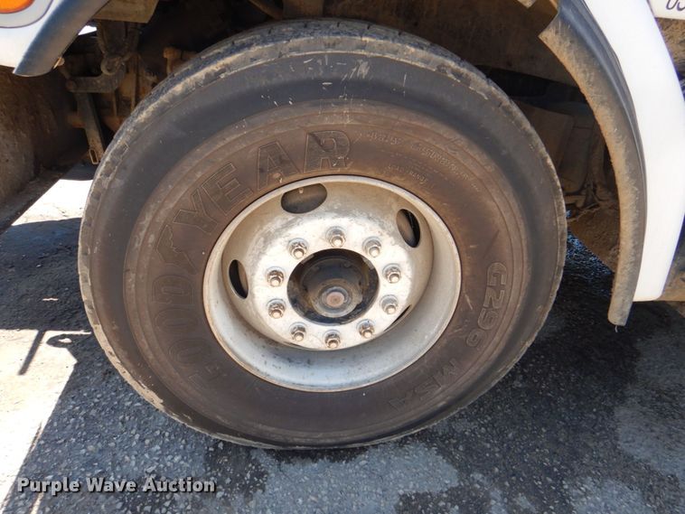 image for item DS8114 2003 Sterling LT9500  vacuum truck