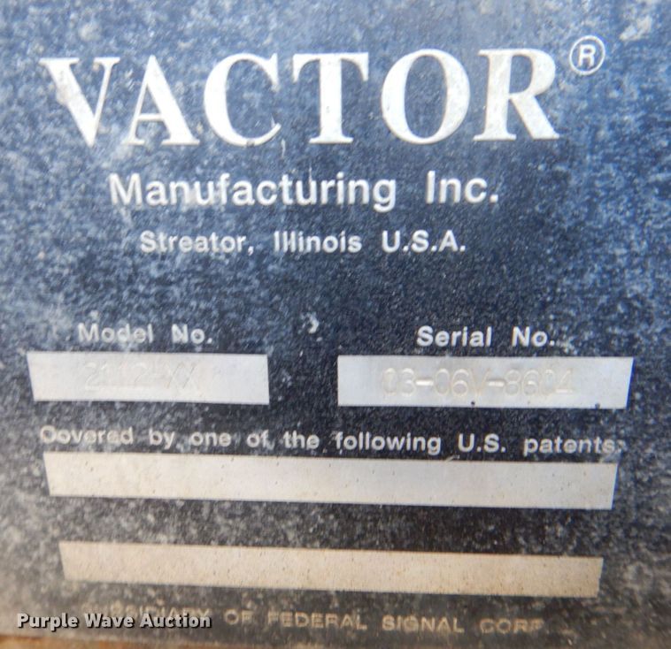 image for item DS8114 2003 Sterling LT9500  vacuum truck