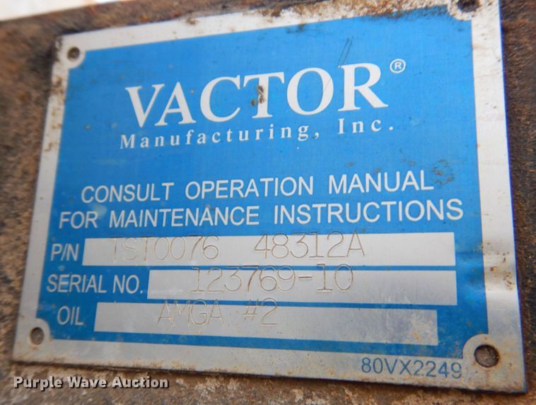 image for item DS8114 2003 Sterling LT9500  vacuum truck