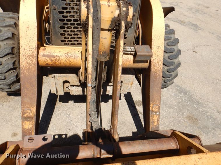 image for item DS8115 1998 John Deere 410E  backhoe