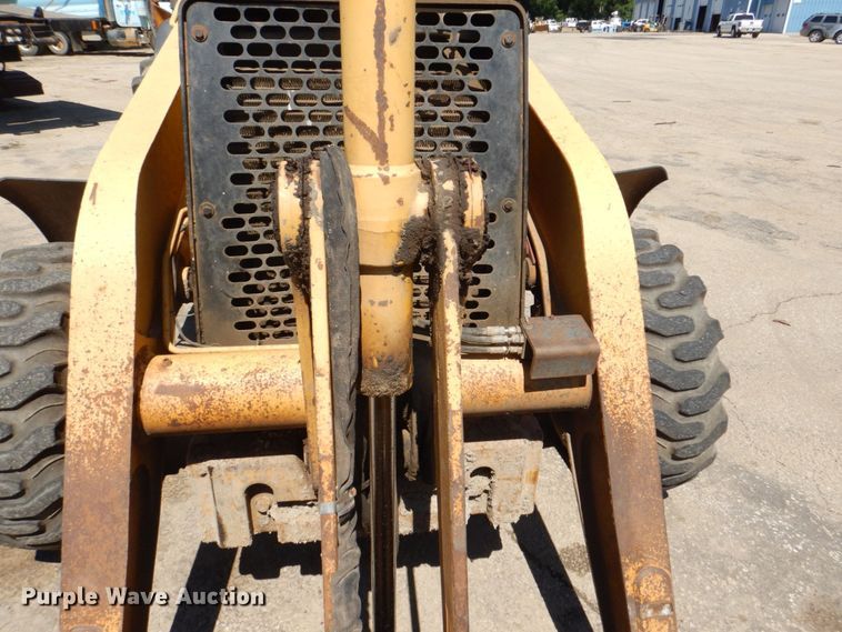 image for item DS8115 1998 John Deere 410E  backhoe