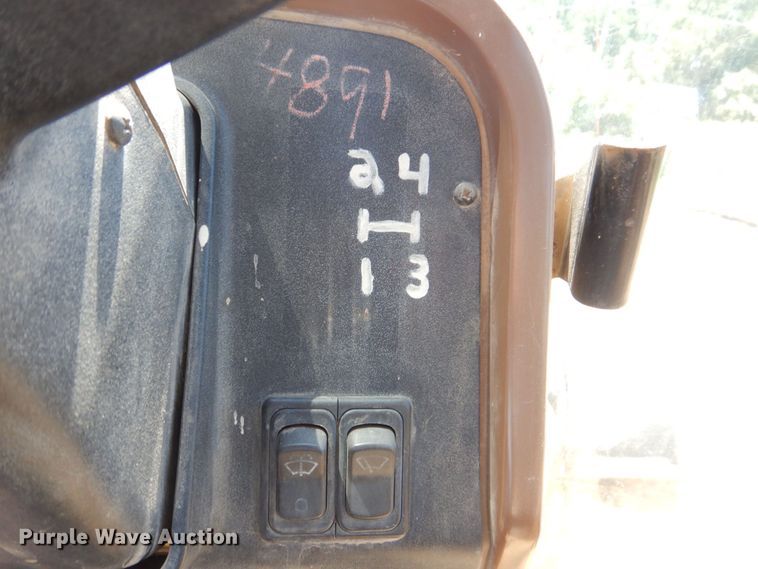 image for item DS8115 1998 John Deere 410E  backhoe