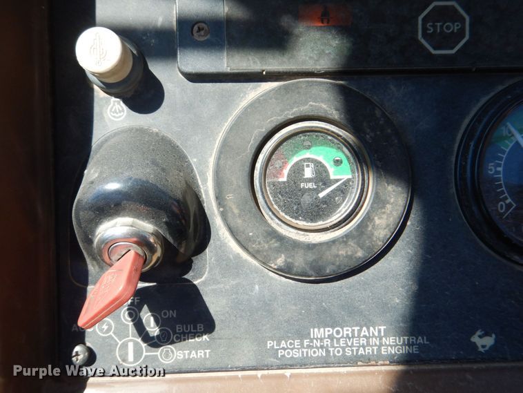 image for item DS8115 1998 John Deere 410E  backhoe