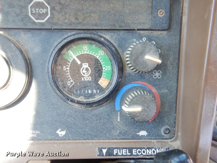 image for item DS8115 1998 John Deere 410E  backhoe