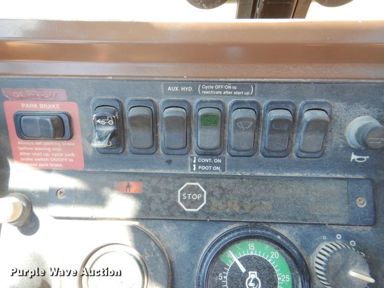 image for item DS8115 1998 John Deere 410E  backhoe