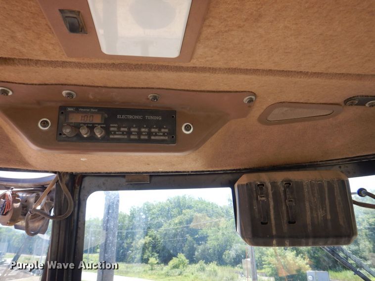 image for item DS8115 1998 John Deere 410E  backhoe