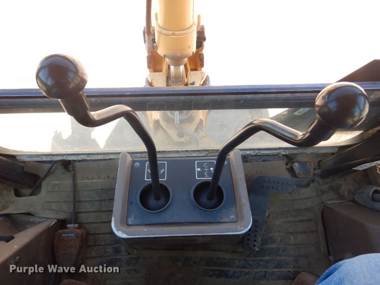 image for item DS8115 1998 John Deere 410E  backhoe