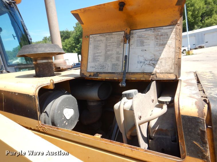 image for item DS8115 1998 John Deere 410E  backhoe