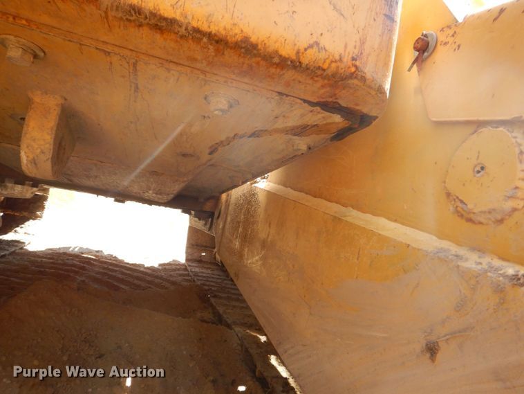 image for item DS8120 2005 Caterpillar D6N LGP  dozer