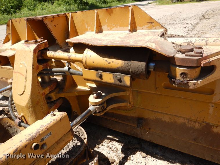 image for item DS8120 2005 Caterpillar D6N LGP  dozer
