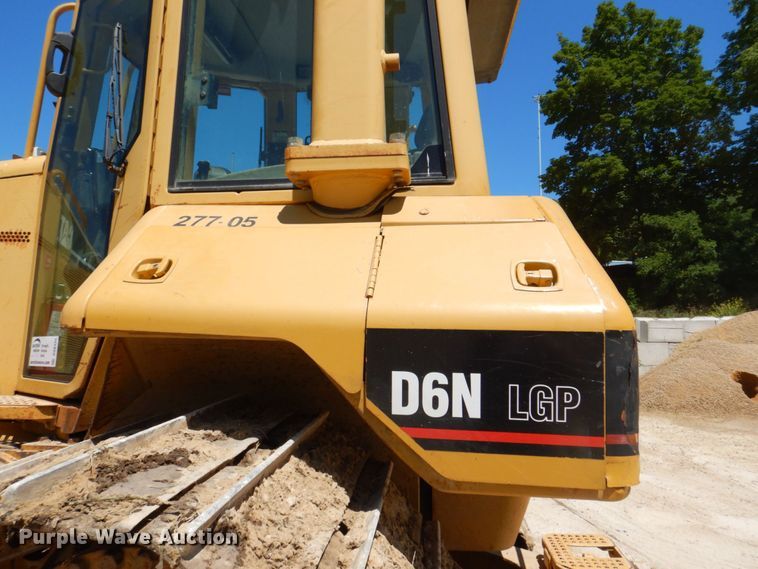 image for item DS8120 2005 Caterpillar D6N LGP  dozer