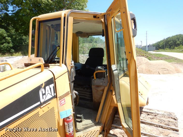 image for item DS8120 2005 Caterpillar D6N LGP  dozer