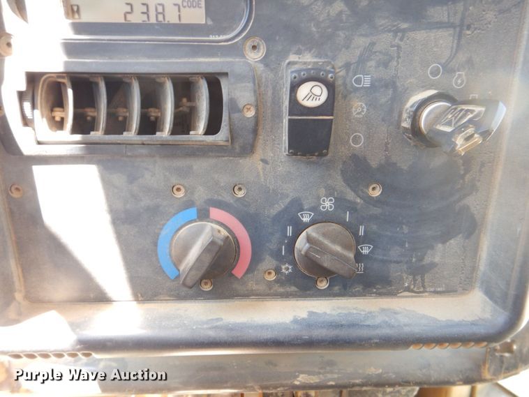 image for item DS8120 2005 Caterpillar D6N LGP  dozer