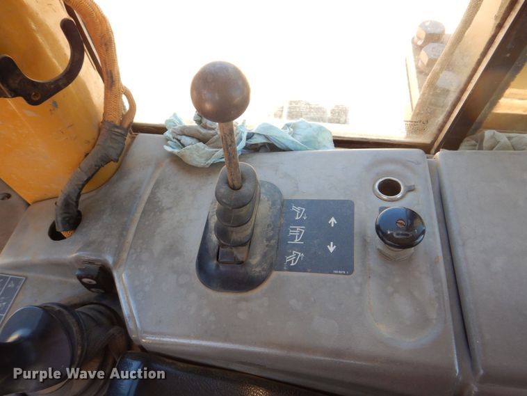 image for item DS8120 2005 Caterpillar D6N LGP  dozer