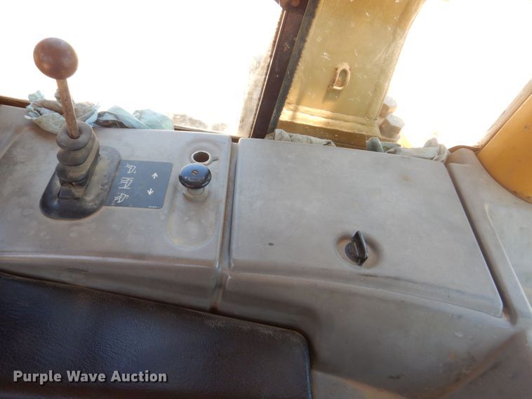 image for item DS8120 2005 Caterpillar D6N LGP  dozer