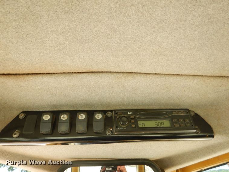 image for item DS8120 2005 Caterpillar D6N LGP  dozer