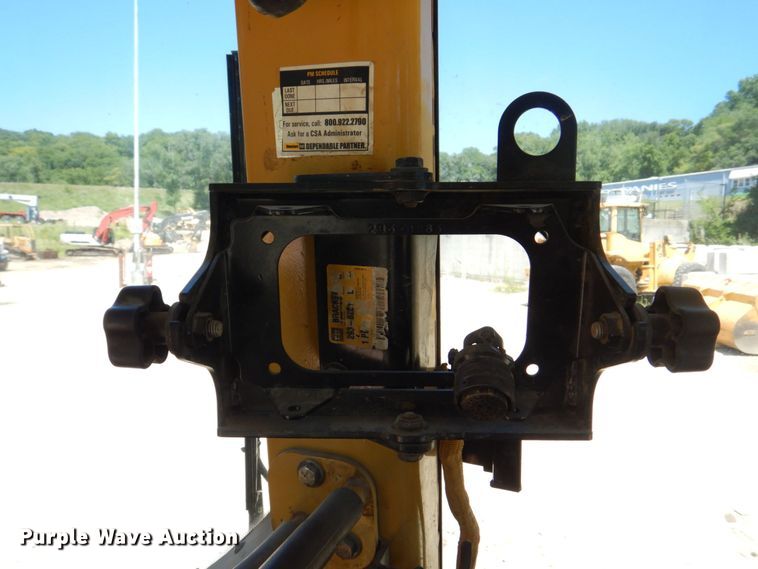 image for item DS8120 2005 Caterpillar D6N LGP  dozer