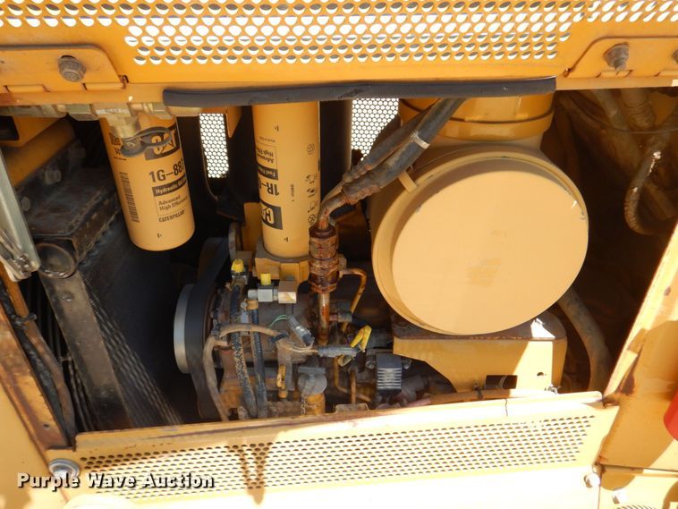 image for item DS8120 2005 Caterpillar D6N LGP  dozer