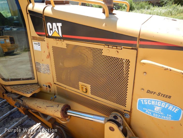 image for item DS8120 2005 Caterpillar D6N LGP  dozer