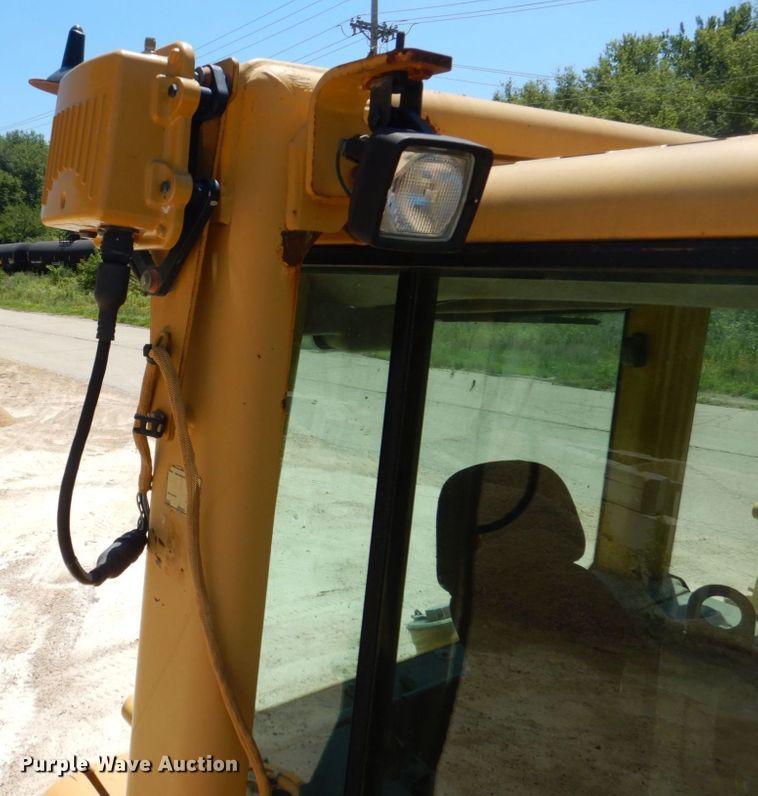 image for item DS8120 2005 Caterpillar D6N LGP  dozer